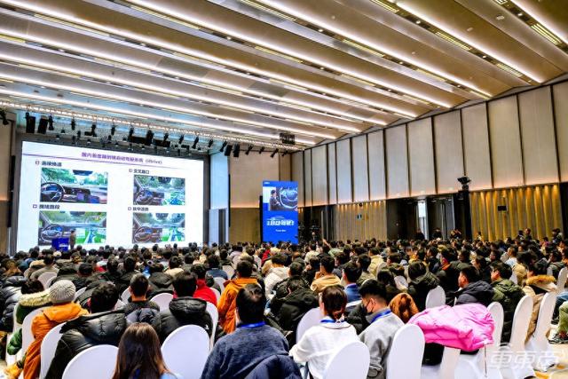 端到端智驾燃爆中关村！2025首场自动驾驶峰会圆满落幕
