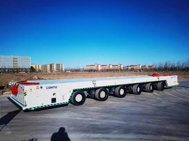 国内首台300吨无人驾驶AGV惊艳亮相西青！