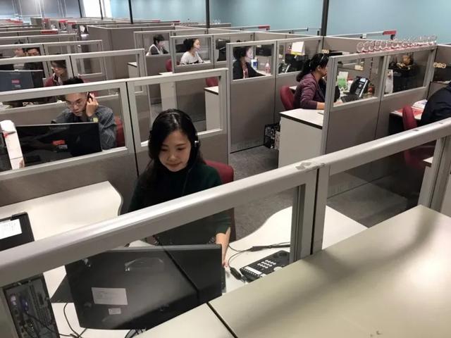 AI客服“已读乱回”，第一批受害者已经被逼疯了