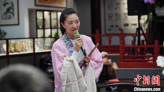 AI时代诗人何为？专家：“人诗互证”的人类写作无法被取代