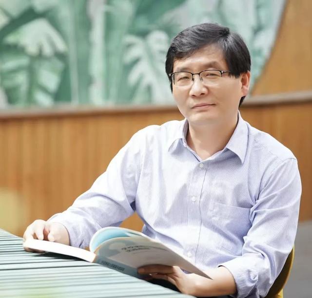 “AI不会取代教师，但会淘汰因循守旧者”
