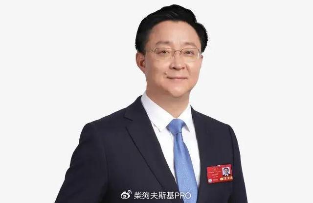 AI技术治理成两会焦点，科技大佬都拿来了哪些提案？