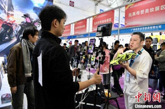 AI为跨境电商注入新活力 助力中国品牌“扬帆出海”